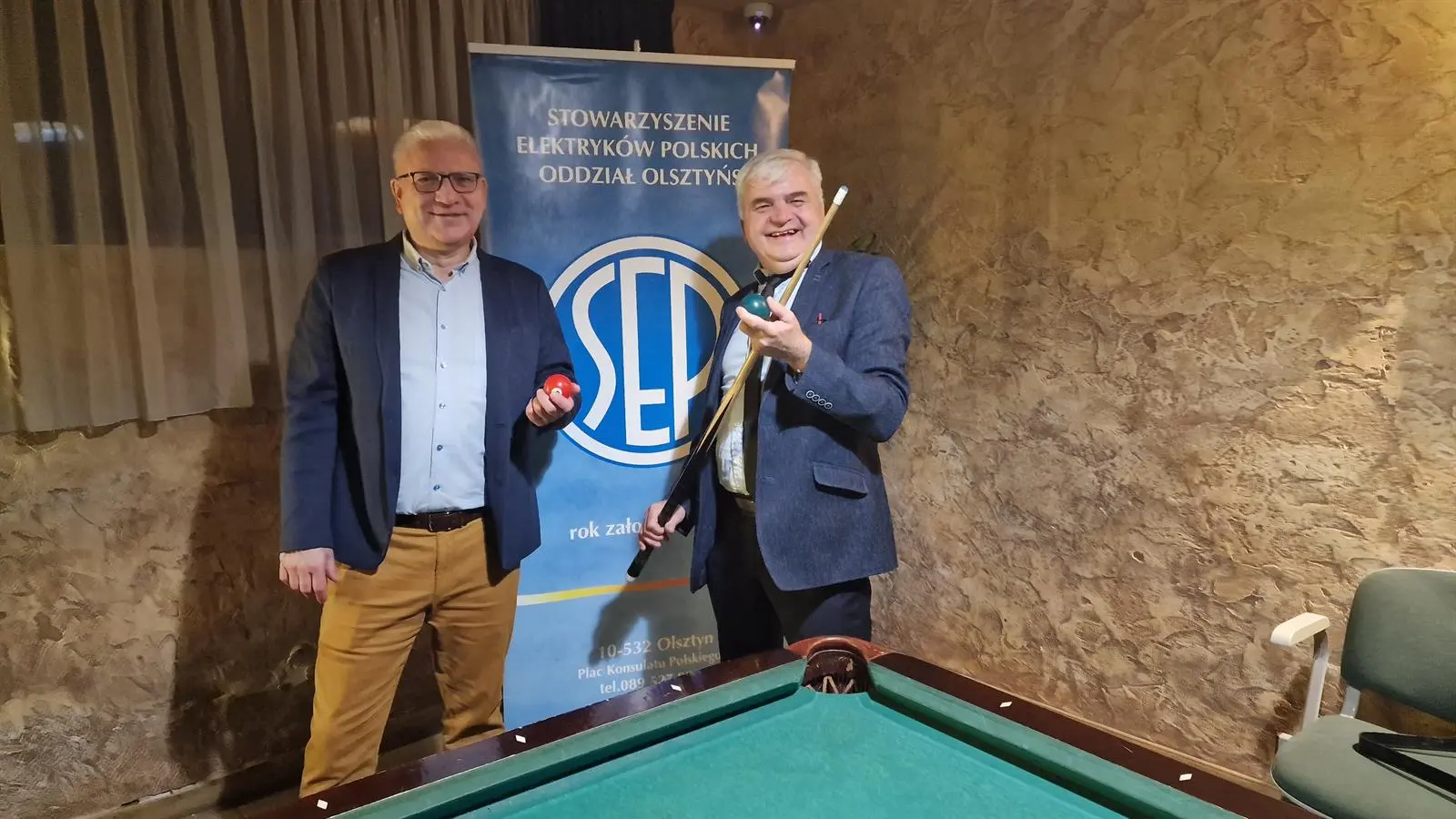 Zwycięzca Turnieju w Bilard O Nagrodę Prezesa Oddziału Olsztyńskiego SEP kol. Jerzy Braczkowski z Koła Miejskiego SEP