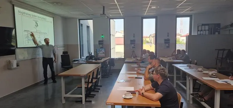 Panel szkoleniowy "Inteligentny budynek – rozwiązania z zakresu smart home" prowadzony przez dr. inż. Macieja Buczaj z Politechniki Lubelskiej